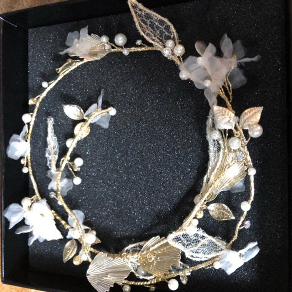Tadashi Shoji Head Piece